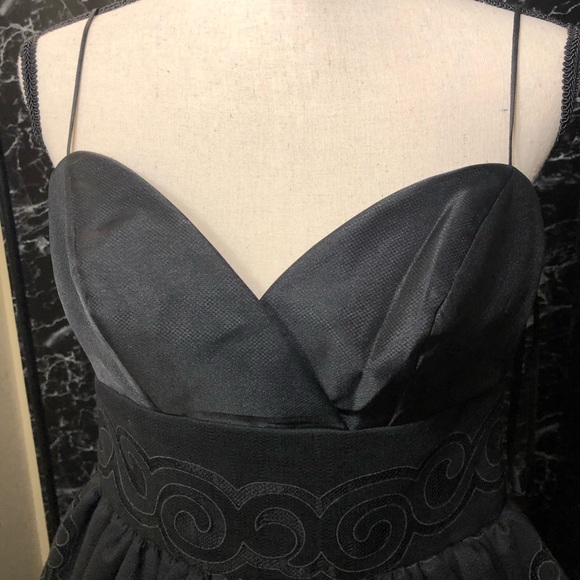 Ladies Evening Attire - Picture 3 of 4